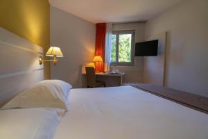 Hotels Logis Hotel L'Embarcadere : Chambre Double Supérieure
