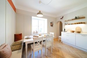 Orange Flat by GrazRentals highest standard & free parking