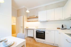 Golden Flat by GrazRentals with parkview - brandnew & free parking