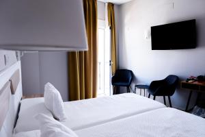 Double or Twin Room room in Hotel Puerta del Mar