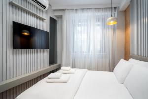 Pia Global - Nevizade