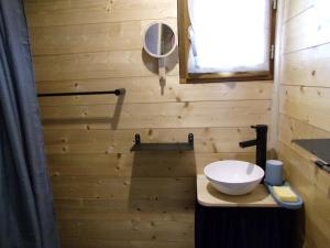 2-person gîte on Laïta boat