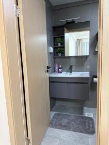 Cozy 2 BR at Orchid Residency Westlands Pool & Gym