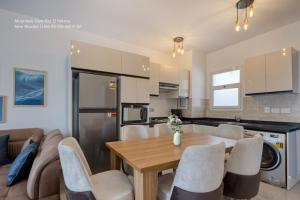 Mountain View Luxury Garden Chalet - North Coast