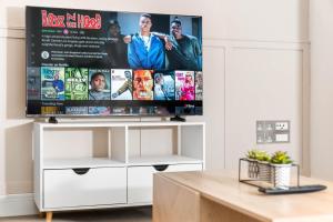 Stylish City Centre Apartment - Balcony - Fast Wi-Fi - Netflix - 116U