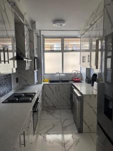 403 Dromedaris On the Beach