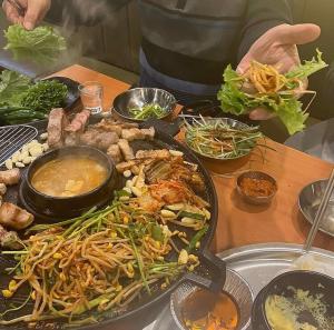 Jeongseong Stay-Jeonju Center Best Restaurant Alley Terminal 5 minutes Hanok Village Convenient Transportation