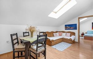 Stunning Apartment In Brodarica