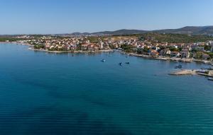 1 Bedroom Lovely Apartment In Brodarica