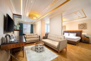 King Suite room in Golden Age Hotel & Spa