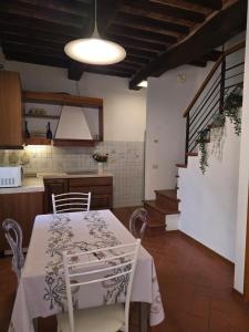 Leonina Country House by Francigena Apartments