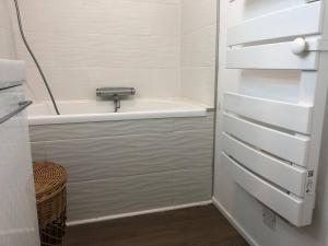 Appartements Grand T1 tout confort offre cinema Netflix, canal serie, apple TV, OCS, paramount : photos des chambres