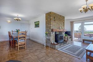 Glasfryn Rhoscolyn Relaxing family friendly home close to the beach