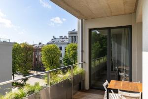 Light- Filled Flat with Balcony in a Heart of Kaunas