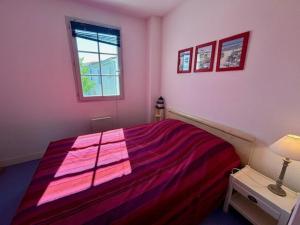 Maisons de vacances Maison 60m² avec terrasse, piscine, parking prive, a 10 min de la plage - Animaux acceptes - FR-1-494-14 : photos des chambres