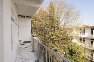 Light and quiet haven next to park