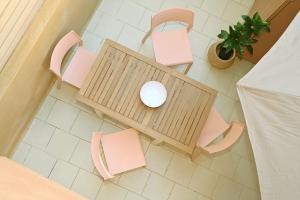 Come Si Deve City Apartments, by Zantewize