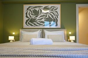 Come Si Deve City Apartments, by Zantewize