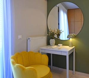 Come Si Deve City Apartments, by Zantewize