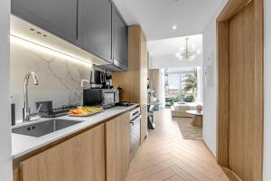 Waves - Modern JVC Studio with Balcony