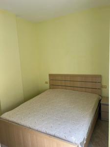 1 bed close to beach