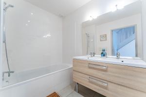 Appartements Domaine du Flamand - Gites du Flamand cote Piscine : photos des chambres