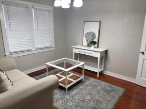 Simple 1950s Home Budget Stay , Basic comforts