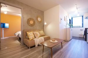 TOMALCO INN NAKANO 1 4F Flat 2 Bath 13min to Shinjuku from Honancho