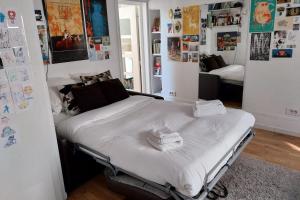 Studio for 2 - near Louvre Museum