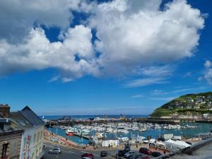 Maisons de vacances Appartement a Fecamp avec vue port et mer Le Semaphore : photos des chambres