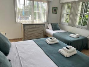 Villa with Free Heated Pool - Pass the Keys