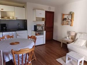 Appartement 2 Pièces, 5 Pers, Proche Télésiège, Balcon - FR-1-676-64