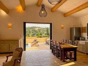 Radegonde - Maison de charme avec piscine