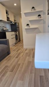 Mitre 553, Aparment
