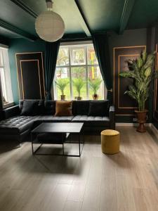 Stylish 2-Bedroom Apartment in a Cozy Neighborhood