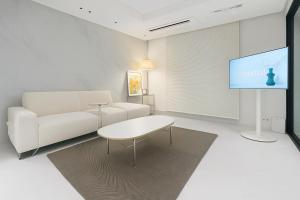 Yeouido Luxury 2BR Suite near Subway & Han River