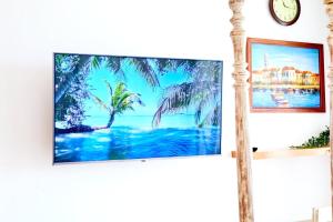 Tropical Boho beachront retreat with views & pool