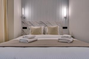 Athens Marble - Intimate studio