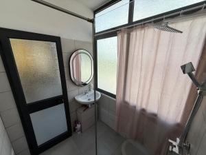 Seaside 2-br flat with terrace