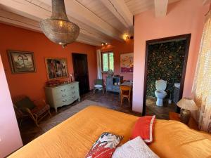 B&B / Chambres d'hotes Chambre et suite chez l-habitant Le champ des lucioles : photos des chambres