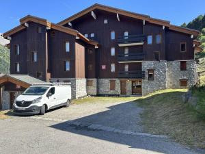 Méribel Mottaret : Appart. Confortable 2 Ch, Balcon, Ski-InSki-Out - FR-1-355-50