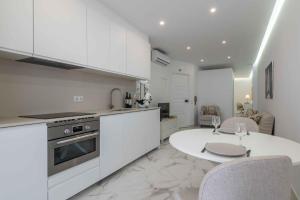 Baleeira Sea View Studio