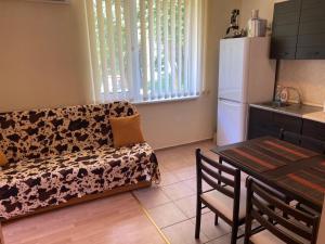 2-комнатные апартаменты у моря 10 бассейнов Crown Fort Noks