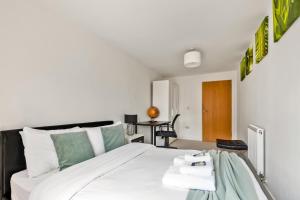 Lovely 2BR Flat with Balcony in Zone 2