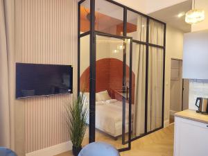 TRUE COLORS Apartments - Old Town - Wawel Hill - Vistula River - by Homelike Krakow