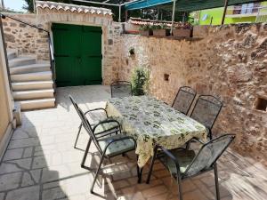 Heritage house Stone flower with private pool