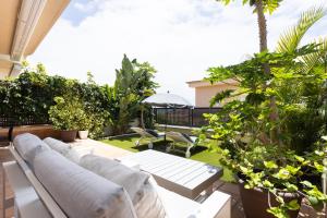 Home2Book Relaxing Stay with Terrace & Pool