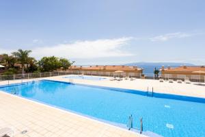 Home2Book Relaxing Stay with Terrace & Pool