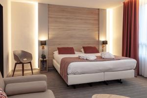 Hotels Logis Hotel Relais Saint Jacques - Chateauroux : photos des chambres