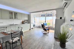 Cosy flat 500 m from the beach with swimming pools and tennis court